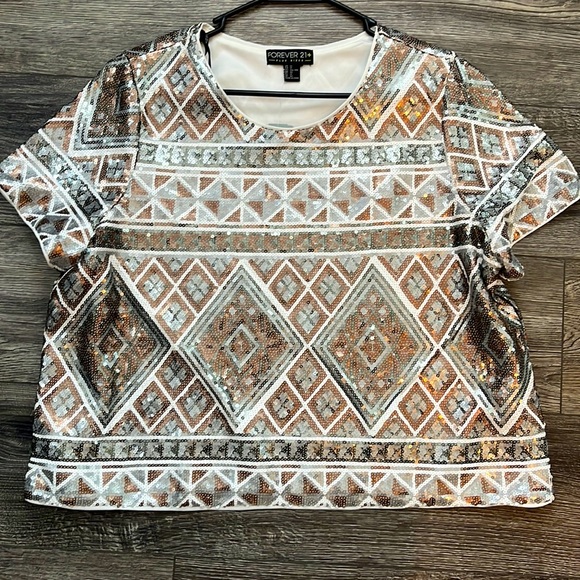 Gorgeous crop top! - Picture 1 of 2